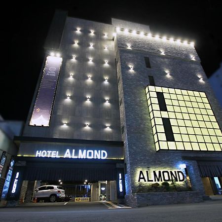 Masan Almond Hotel ชางวอน ภายนอก รูปภาพ