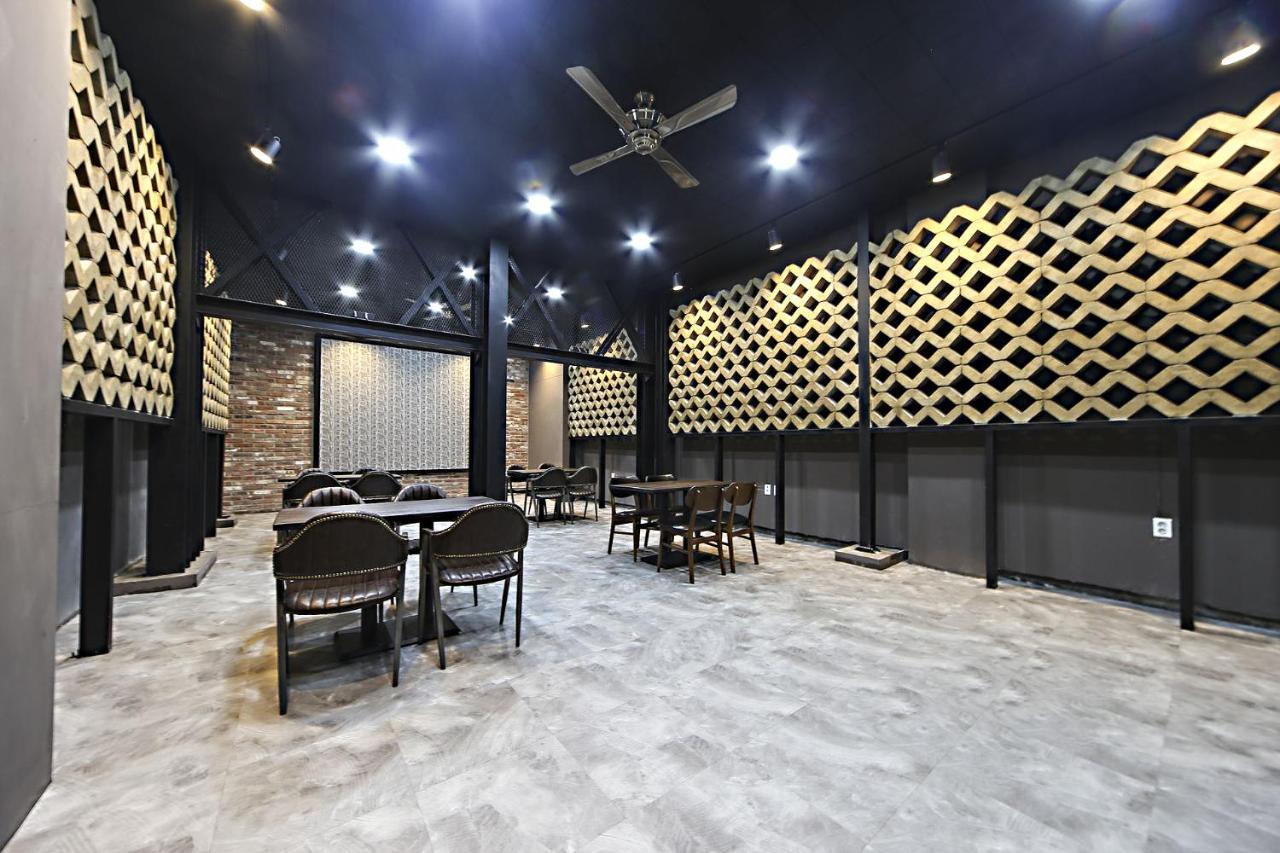 Masan Almond Hotel ชางวอน ภายนอก รูปภาพ